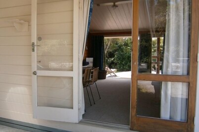 Quaint Lockwood River Cottage