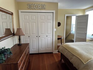 3 bedrooms, iron/ironing board, travel cot, free WiFi