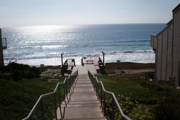 STAIRWAY TO THE PACIFIC OCEAN!