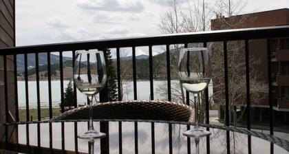 Lakeside condo on spectacular Lake Dillon
