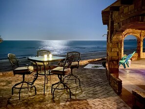 Outdoor dining - Promo - Awesome  -Beach Front Villa on Sandy Beach  - Hi Speed Wi-Fi (San Felipe)