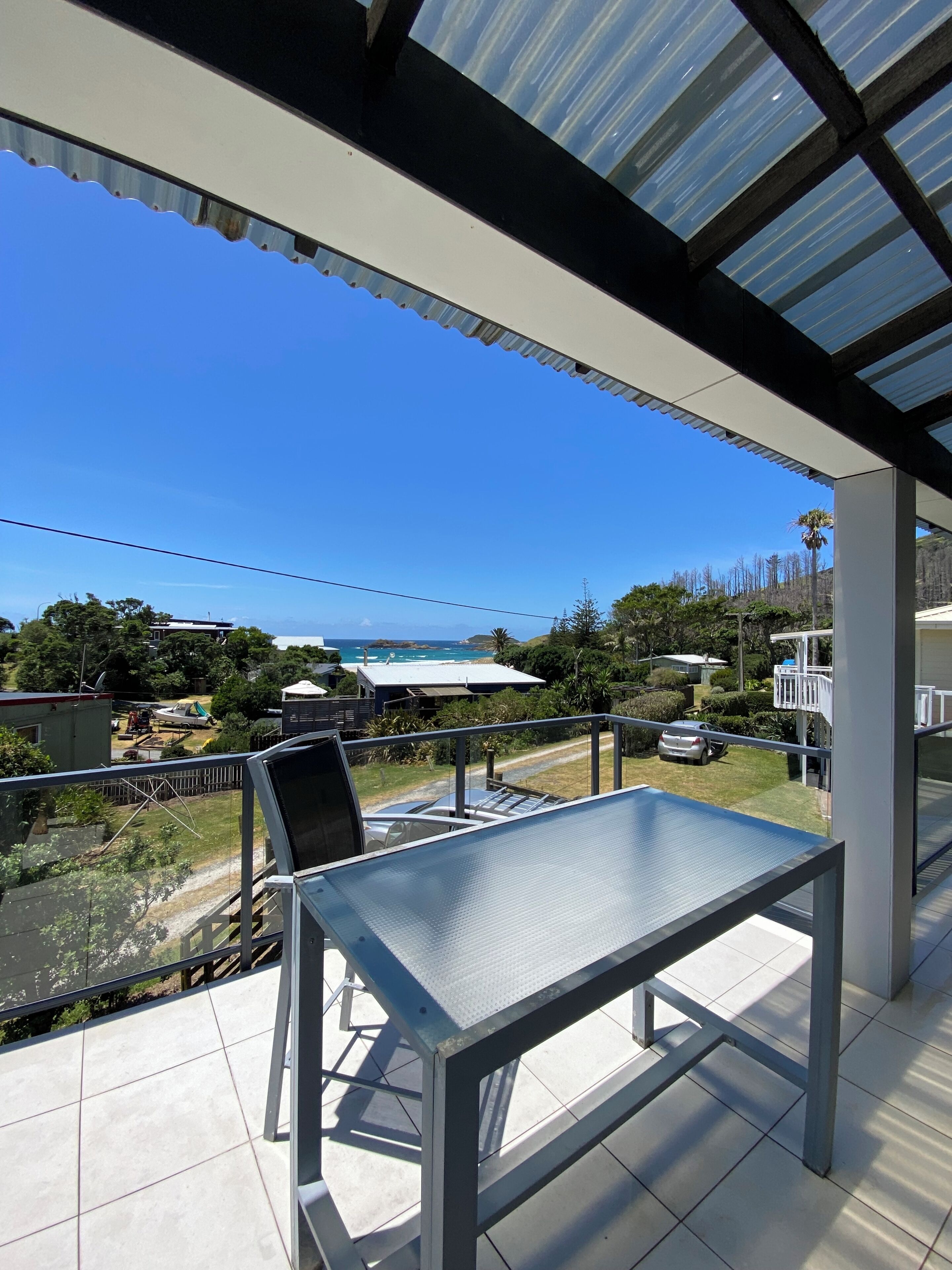 Upstairs deck with seaview