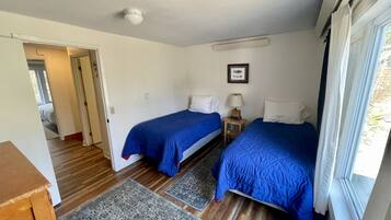 2 Schlafzimmer, BĂŒgeleisen/BĂŒgelbrett, kostenloses WLAN, BettwĂ€sche