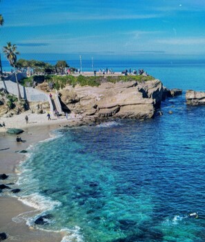 In Strandnähe, Liegestühle, Strandtücher