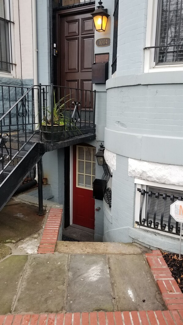 Exterior detail - Amazing Logan Circle 2 Bdrm Bsmt Apt/ Convention Center. (Washington)