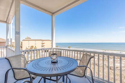 Seacoast 7- Top Floor Villa - Unobstructed Ocean Views - Elevator