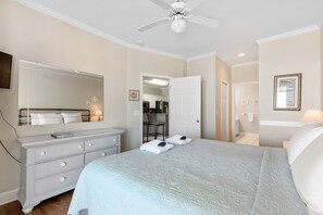 3 bedrooms, iron/ironing board, WiFi, bed sheets - Seacoast 7- Top Floor Villa - Unobstructed Ocean Views - Elevator (Folly Beach)