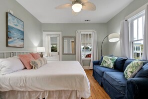 1 bedroom, iron/ironing board, free WiFi, bed sheets - Cool Ocean View with Balcony! King Bed, Free Parking & Free Wifi! (Tybee Island)