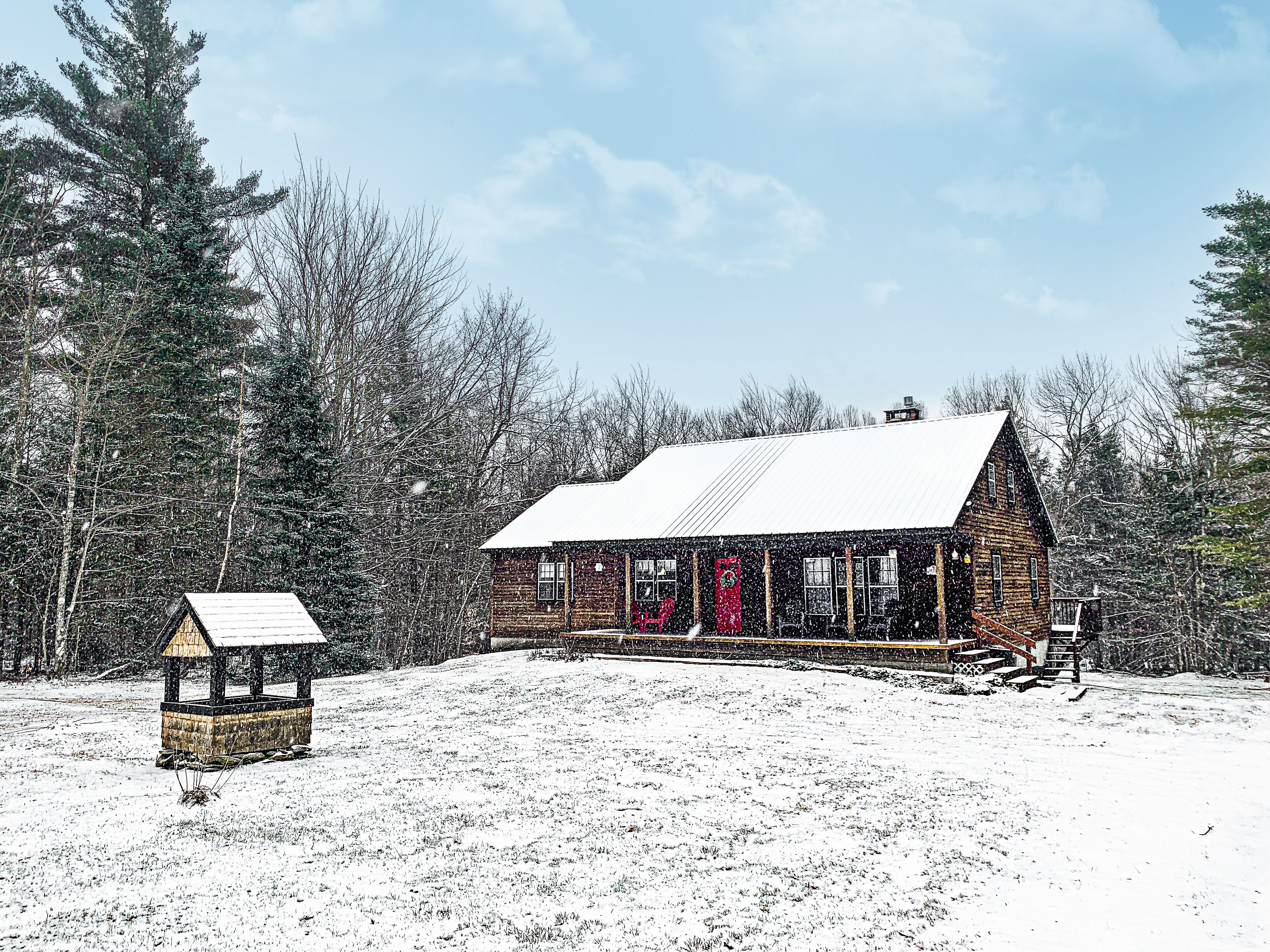 Cozy 4Bdrm Home Conveniently Located Between Stratton and Mount Snow with WiFi!