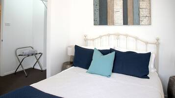 2 bedrooms, desk, iron/ironing board, free WiFi