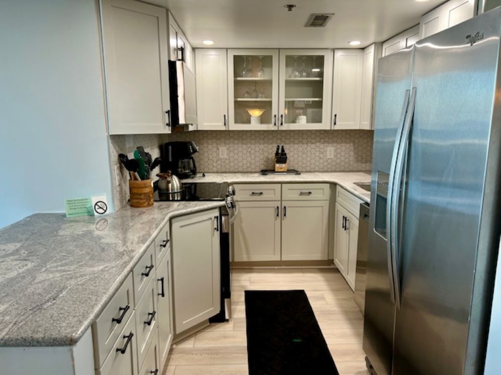 Sea Colony. Ocean Front Condo 3 Bedroom  New designer kitchen!