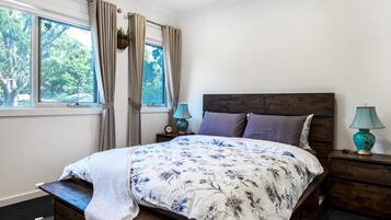 2 chambres, fer et planche à repasser, Wi-Fi gratuit, draps fournis