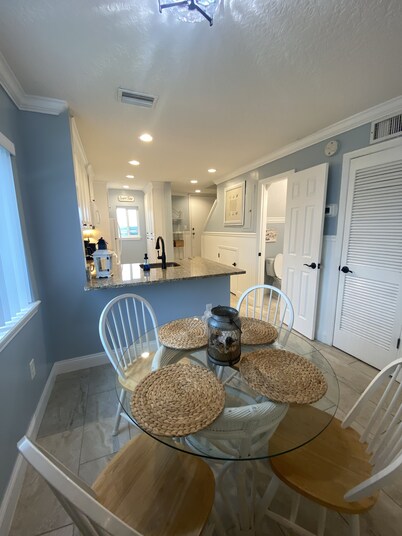 Beautiful Summerhouse Condo Ocean & Intracoastal Views 3 Min Walk to the Beach!
