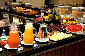 매일 뷔페 무료 아침 식사 포함