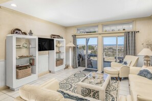 Smart-TV, Bücher, Arbeitsbereiche