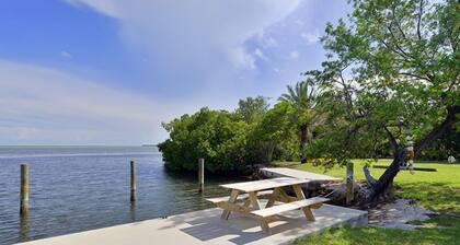 Cottage mit Pool und Anlegestelle, nur wenige Minuten nach Key West