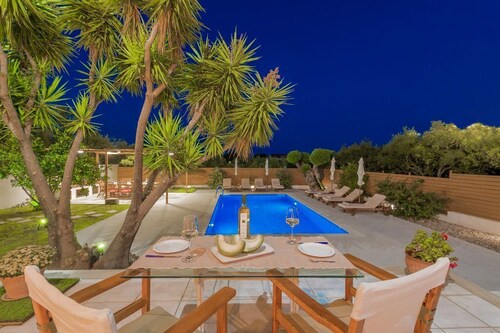 Villa avec piscine privée et 4 chambres