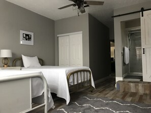 4 habitaciones, tabla de planchar con plancha y wifi gratis 