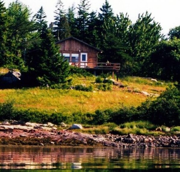 Private Waterfront Redwood Cottage on Harbor Near Acadia (Schoodic