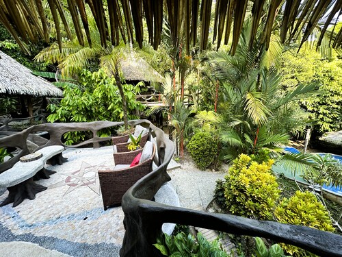 Jungle Villa w/ Luxurious NEW Pool ~ Walk to Surf, Beaches & Waterfall