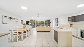 Interior - Unit 2 'Point Break' (Point Arkwright)