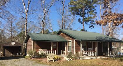 Débranchez le chalet avec votre famille et vos amis sur Toledo Bend près de Huxley Bay