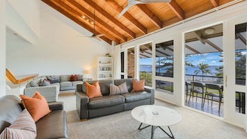 Image of 208 Marine Parade - Snapper Rocks / Rainbow Bay Beachfront