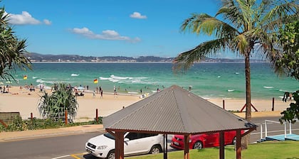208 Marine Parade - Snapper Rocks / Rainbow Bay Beachfront