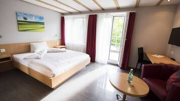Double Room | Desk, blackout drapes, free WiFi, bed sheets