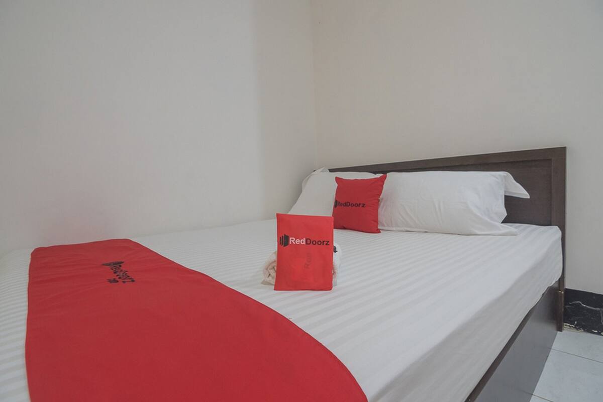 Escrivaninha, Wi-Fi de cortesia, roupa de cama