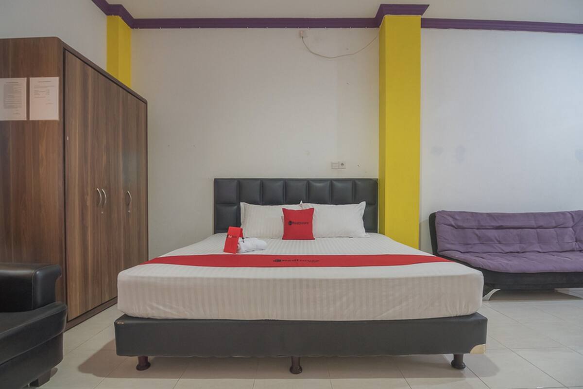 Quarto casal luxo, 1 cama Queen | Escrivaninha, Wi-Fi de cortesia, roupa de cama