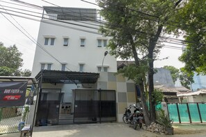 デスク、WiFi (無料)、ベッドシーツ