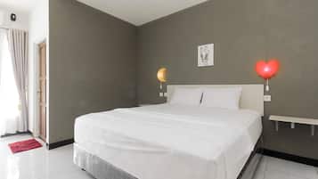 Desk, free WiFi, bed sheets