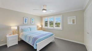 3 bedrooms, iron/ironing board, Internet, bed sheets - Sunny Time - Light, Bright, Airy & Close to Beach (Avoca)