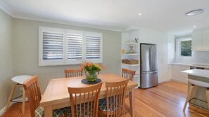 Dining - Sunny Time - Light, Bright, Airy & Close to Beach (Avoca)