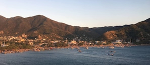 Unclassified image, 2 of 7, button