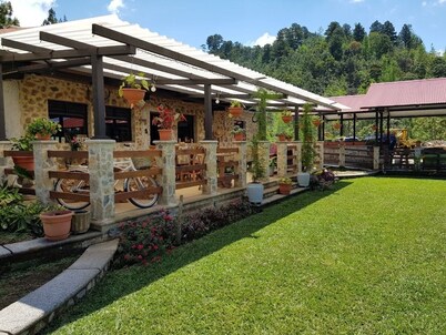 Cabaña completa en granja familiar Li´Kanti