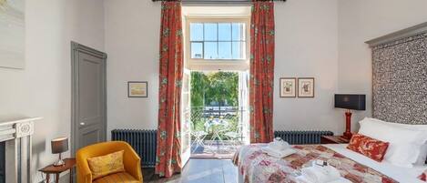 1 habitación, tabla de planchar con plancha, internet y ropa de cama