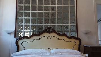 3 bedrooms, iron/ironing board, travel cot, free WiFi