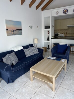 TV, DVD player, books, stereo - 2 Heated Communal Pools and a splash pool with Sea Views (Tías)