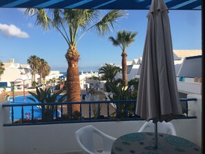 Outdoor dining - 2 Heated Communal Pools and a splash pool with Sea Views (Tías)