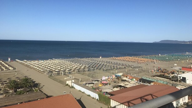 Utsikt mot strand/hav