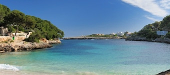 Villa Ohana · Stylish 4-Bed Retreat for 8 Guests with Pool in Sunny Cala d’Or