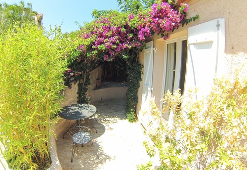 Appartement dans villa,  vue mer depuis les chambres