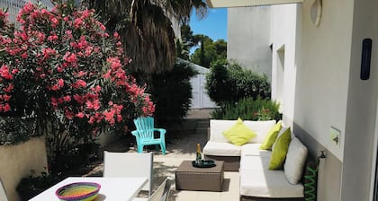 Appartement de deux chambres prĂšs du charmant port historique