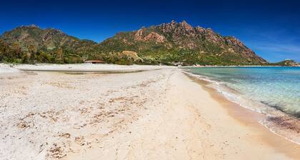 Villa "La Pavoncella uno" (parte adosada en el mar)