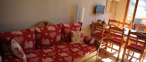 تلفزيون، مشغل دي في دي، كرة قدم الطاولة