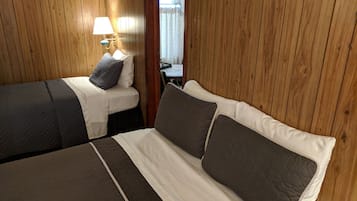 Kamar Keluarga, Beberapa Tempat Tidur, Bebas Asap Rokok | Wi-Fi gratis dan seprai linen