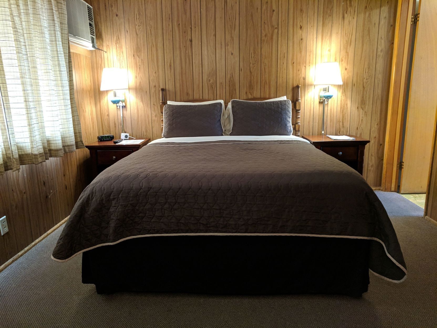 Free WiFi, bed sheets