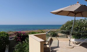 Terrace/patio - Private villa 10 meters from the sea parking wifi barbecue 4 bathrooms 4 bedrooms (Donnalucata)